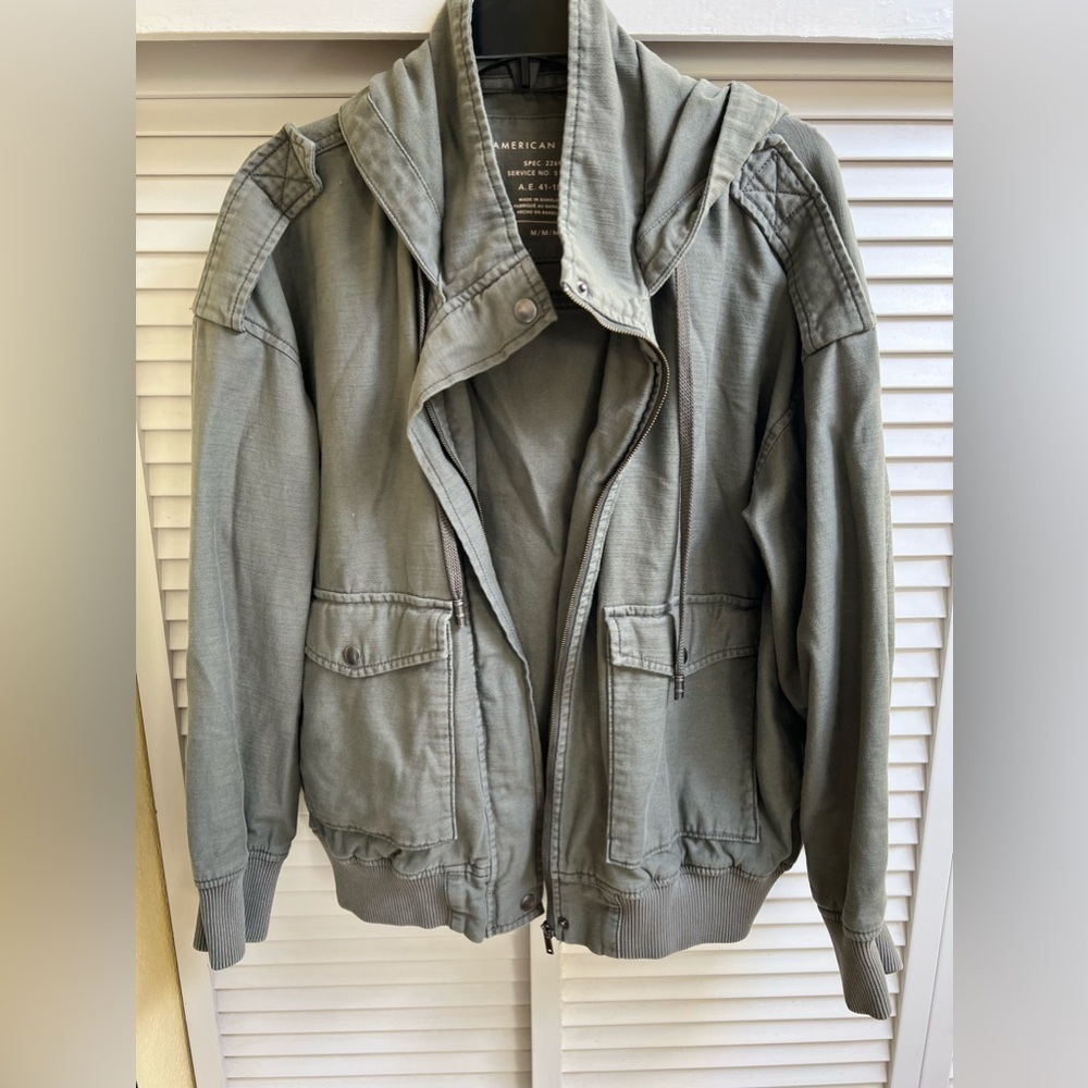 American Eagle Sz M Women’s Green Jacket with Hood Lightweight Coat